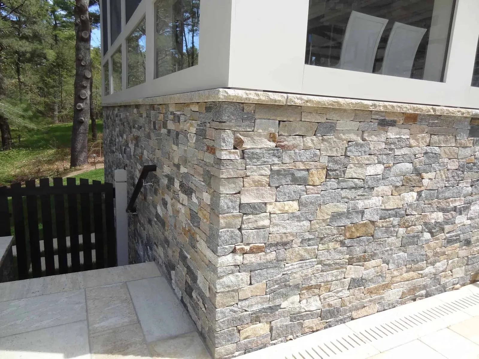 Stone veneer wall corner on a home